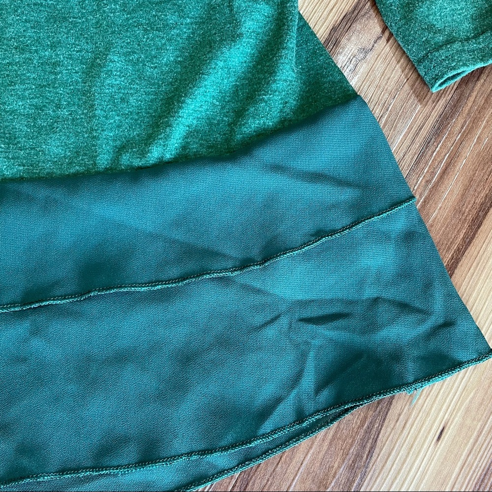Longsleeve Tunic || Ruffle Bottom - Picture 2 of 4